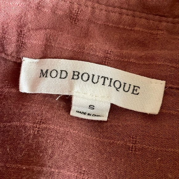 Rustic Red Collared Button-Up - Picture 2 of 4